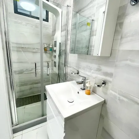 Capital 8 Βουκουρέστι