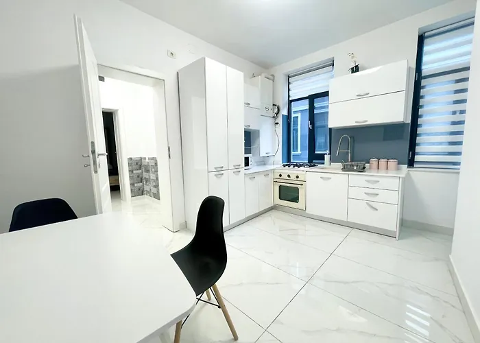 Apartament Capital 8 *